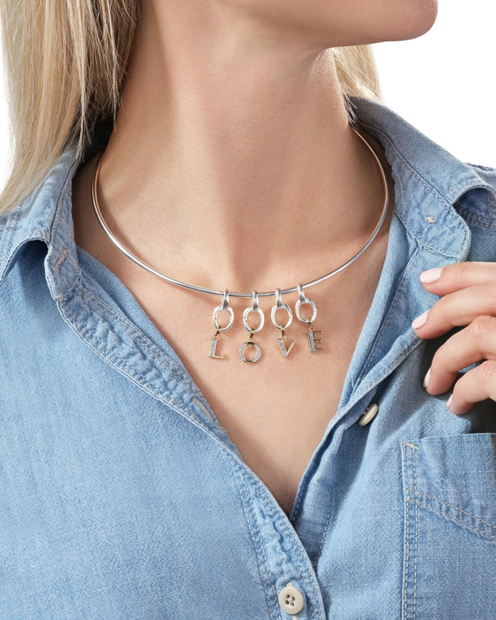 LETTER V INITIAL, SOLID 9CT GOLD & DIAMONDS